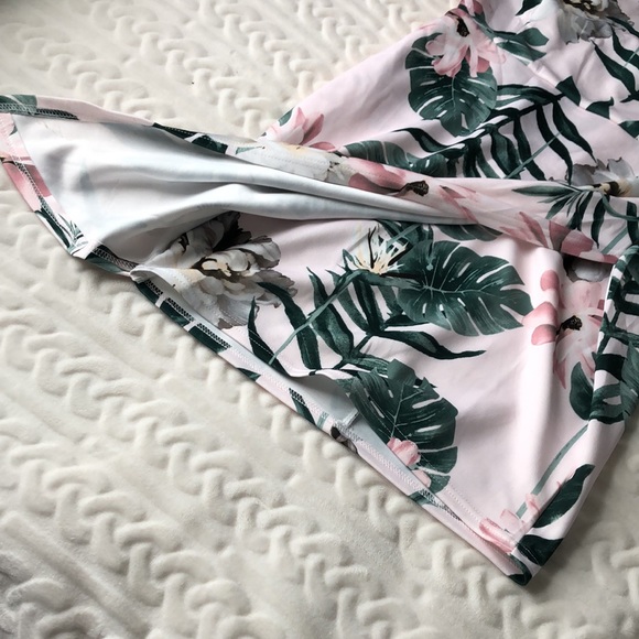 Fashion Nova Halter Dress - Picture 3 of 6